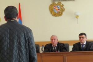 Սամվել Բաբայանի և մյուսների գործով «Իգլան» Էջմիածնի նախկին քաղաքապետին է 
պատկանել. պնդում է վերջինիս որդին