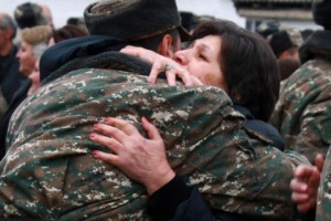 Հանդիպում զինվոր որդիների հետ (լուսանկարներ)