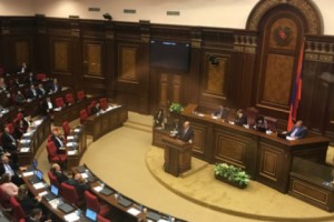 Day Before the Election, Yelk MPs Raise Issue of Presidential Candidate's Qualification