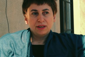 Բալկոնում Անահիտ Սահակյանն է