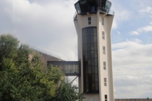 Օդերեւութաբանները միանում են կարգավարներին. «Զվարթնոց» օդանավակայանի 
սակագինն իջեցվել է
