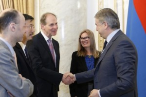 Կառավարությունում քննարկվել է ՀԲ-ի և Հայաստանի միջև 2018-2022 թվականների գործընկերության շրջանակը