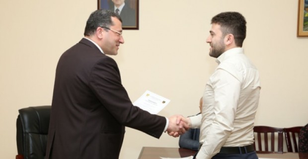 ՊԵԿ-ը հավաստագիր է հանձնել բիզնեսի 11 ներկայացուցչի

