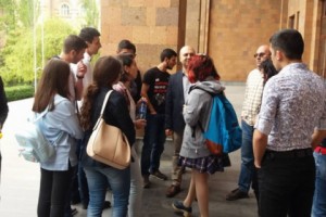 ԵՊՀ-ում խոչընդոտել են «Իմ քայլ»-ի հանրահավաքի մասին իրազեկման ակցիայի 
իրականացմանը