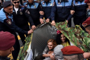 Акция протеста в палатке, сидячий пикет, автошествие