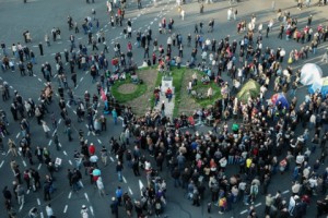 Из здания Общественного радио на площадь Франции