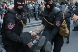 Yerevan April 19: Police Detain 100 People as of 1:30 PM