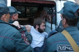 Давид Петросян подвергся насилию со стороны неизвестных лиц