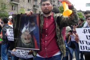 Давид Санасарян и еще 16 активистов доставлены в полицию