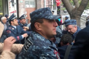 Armenian Police Statement: Those Detaining Citizens in Civilian Dress Are Police Officers