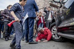 Yerevan Protests:  Crowds Block Car Carrying Armenian Defense Minister