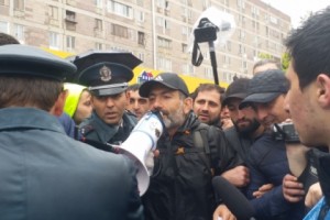 Ոստիկանությունն անօրինական է որակել Նիկոլ Փաշինյանի կազմակերպած հավաքը և կոչ արել 
դադարեցնել