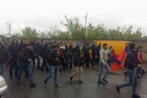 Etchmiadzin: Hundreds Marching Against Government