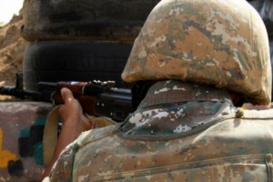 Противник из стрелкового оружия различного калибра интенсивно нарушает режим прекращения 
огня 
