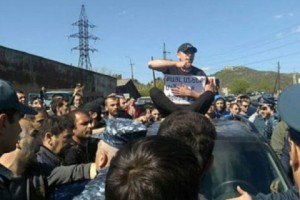 Ayroum Residents Block Highway; Call for Sargsyan's Resignation