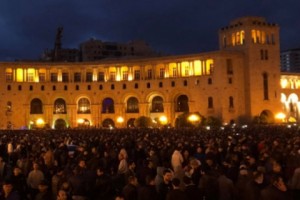 “Это борьба цивилизаций”. Студенчество вышло против прогнившей системы Сержа Саргсяна”: 
митинг на площади Республики