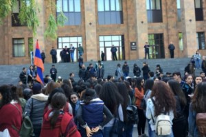 Студенты ЕГУ бойкотируют занятия 
