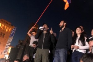 Pashinyan Returns to Republic Square; "Our velvet revolution must continue until the end"
