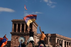 Никол Пашинян призвал продолжать акции гражданского неповиновения (прямая трансляция)
