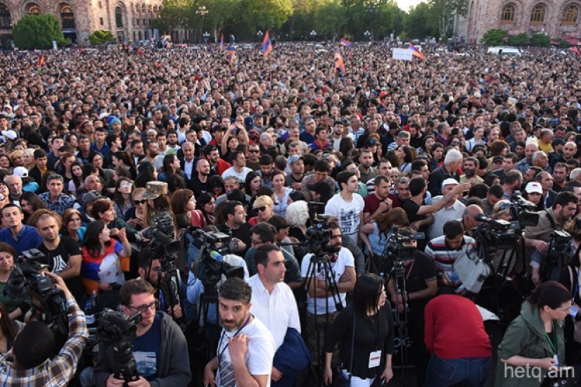 Прямая трансляция митинга на площади Республики
