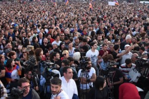 Прямая трансляция митинга на площади Республики