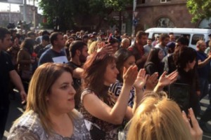 В Ереване стартовало шествие к площади Республики (обновляется)