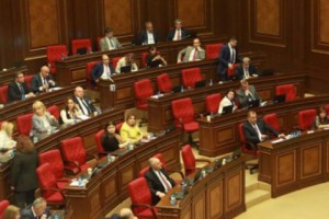 Администрация НС не приняла справку о голосовании отсутствующего депутата фракции “Царукян”