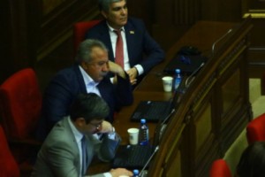 “Вы что думаете, если народ еще раз потерпит поражение, вы, здесь сидящие, будете заниматься политикой?”