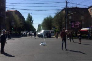 Волейбол на улице: перекрыты перекрестки Папазяна-Комитаса, Вагаршяна-Рачья Кочара, 
Гюльбенкяна-Рачья Кочара