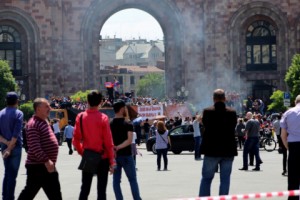 Yerevan: Citizens Occupy Republic Square