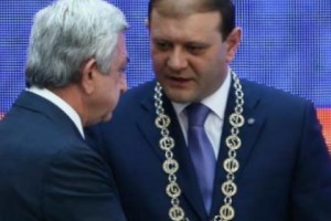 Сбор подписей под требованием об отставке мэра Еревана
