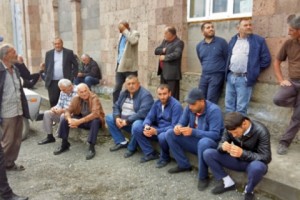 Etchmiadzin Water Users Association Employees Demand Their Wages
