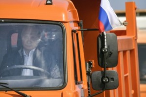 Путин открыл Крымский мост, сев за руль «КАМАЗа»
