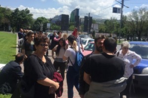 Акция протеста против вырубки деревьев в саду, который благоустраивается по 
случаю 2800-летия Еревана