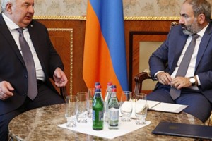 Никол Пашинян принял Юрия Хачатурова
