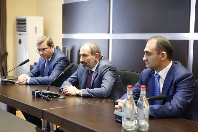 Pashinyan Expects Quick Improvements at State Revenue Committee