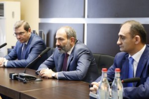 Pashinyan Expects Quick Improvements at State Revenue Committee