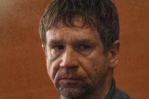 Страна своих не выдает, страна своих сама сажает
