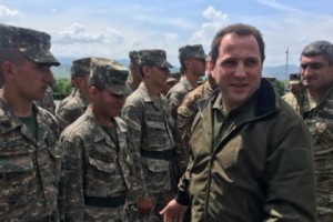 Давид Тоноян встретился с военнослужащими, призванными по программе "Это я". 

