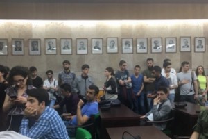 Yerevan State University Students Demand Rector's Resignation; Simonyan Decries Pressure Tactics