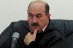 «Ճվճվ Արոյի» որդու գործով դատախազը կասկածի տակ դրեց դատավորի անաչառությունն ու նրան ինքնաբացարկի միջնորդություն ներկայացրեց
