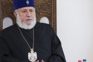 Գարեգին Բ-ն մտահոգված է Ստեփանակերտում կատարվող իրադարձություններով