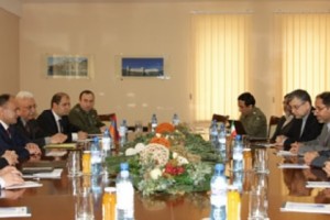 Քննարկվել են պաշտպանության ոլորտում հայ-իրանական համագործակցությանն 
առնչվող 
հարցեր