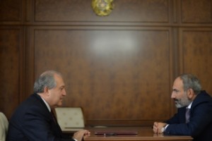 Премьер-министр считает, что документ о гражданстве Армена Саргсяна должен быть опубликован
