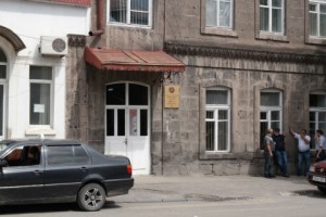 Գյումրու թիվ 1 պոլիկլինիկայի շենքը` «կռվախնձոր»