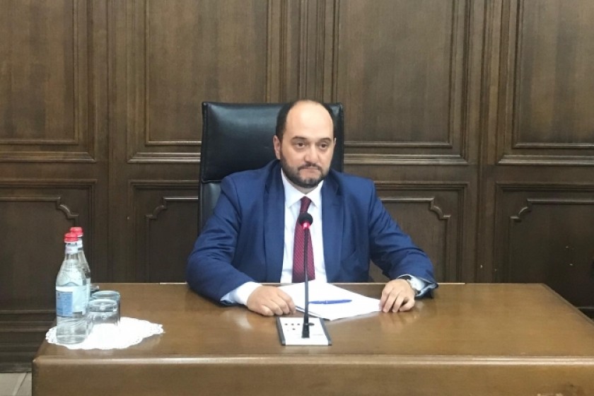 Արայիկ Հարությունյան. «Չեխովի դպրոցը չունի տարրական հանրակրթական ծրագրի 
արտոնագիր»