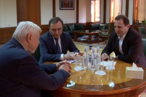 Պաշտպանության նախարարն ընդունել է ԵԱՀԿ գործող նախագահի անձնական ներկայացուցիչ, դեսպան Անջեյ Կասպրչիկին