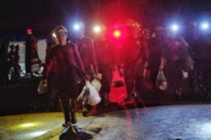 Появилось первое видео спасательной операции в Таиланде



