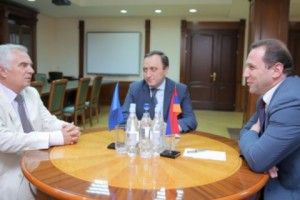 Պաշտպանության նախարարն ընդունել է Հայաստանում ԵՄ գրասենյակի ղեկավարին
