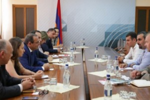 Արծվիկ Մինասյանը հանդիպել է ներդրումներով հետաքրքրված գործարարներին